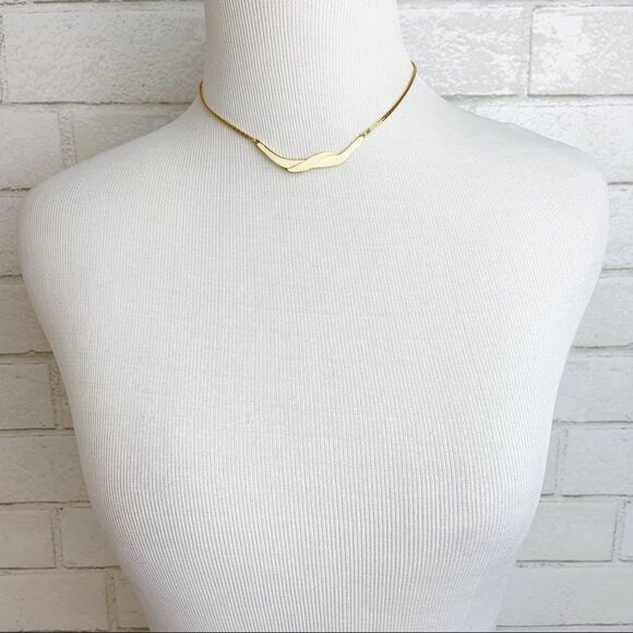 Monet Cream Enable Bird  Gold Chain Necklace - Picture 1 of 5